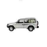 1/18 Mitsubishi Pajero SUV Car Alloy Model