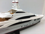 Mondo Marine 1/500 yacht plastic model with base